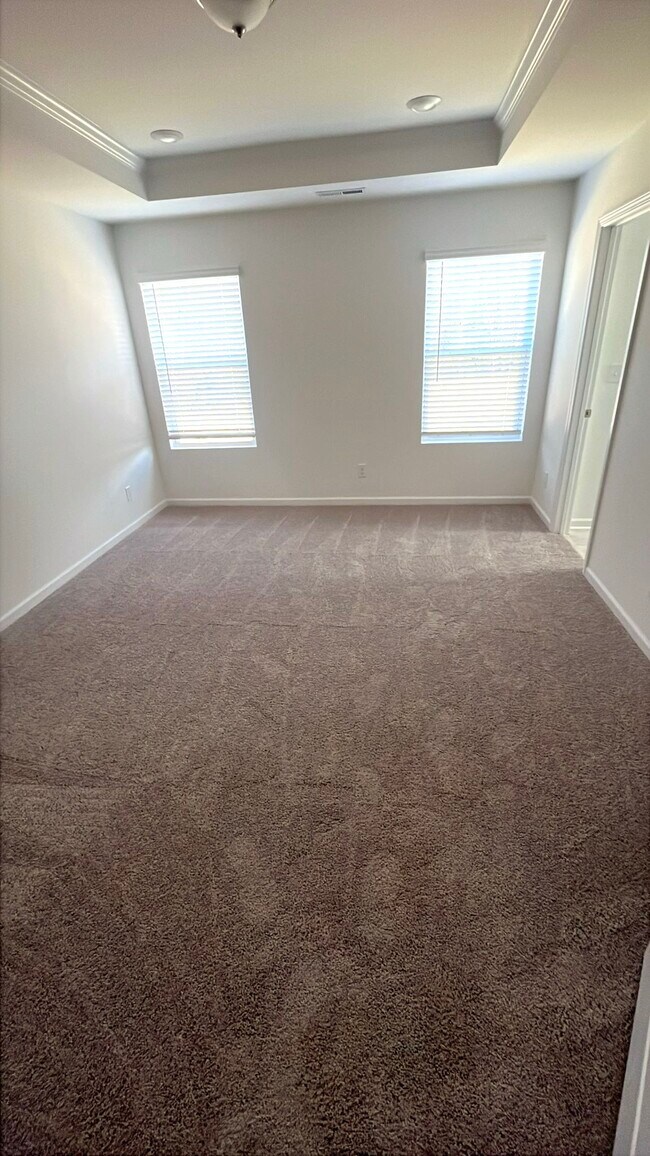 Building Photo - 761 Kitfox Dr NW