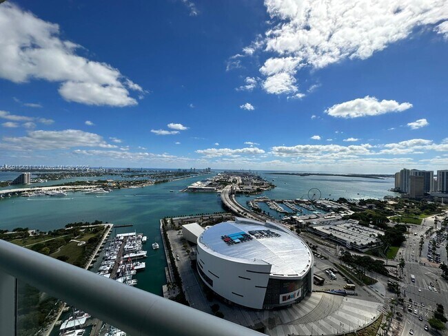 Primary Photo - 888 Biscayne Blvd