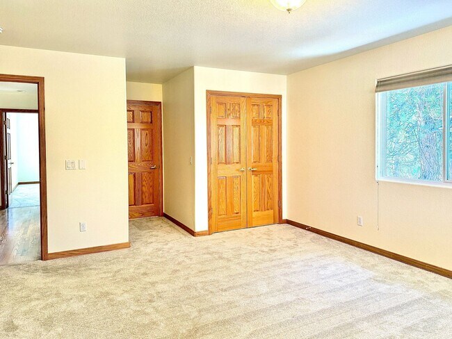Building Photo - Warm & Spacious Woodmoor Home in a Fantast...