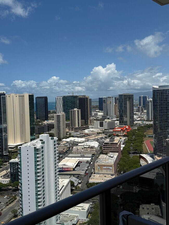 Building Photo - 1388 Kapiolani Blvd