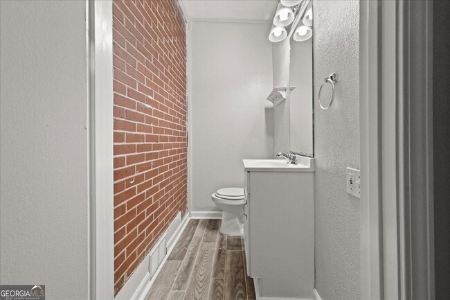 Building Photo - 1935 Handley Ave SW