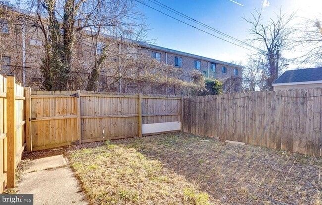 Building Photo - 3007 Oakley Ave