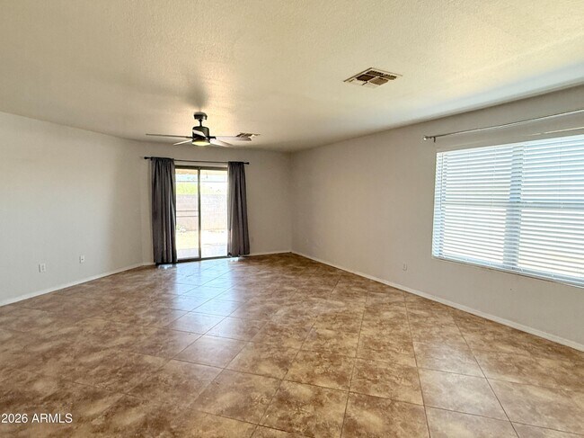 Building Photo - 2314 S Lynch