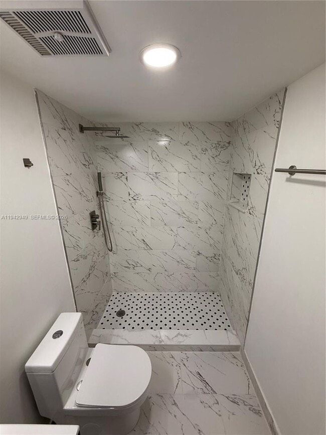 Building Photo - 9937 Nob Hill Pl