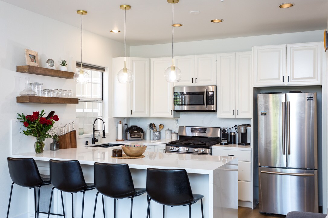 Building Photo - 919 W Lewis St