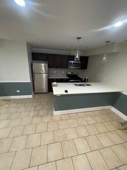 Building Photo - 7725 S Kingston Ave