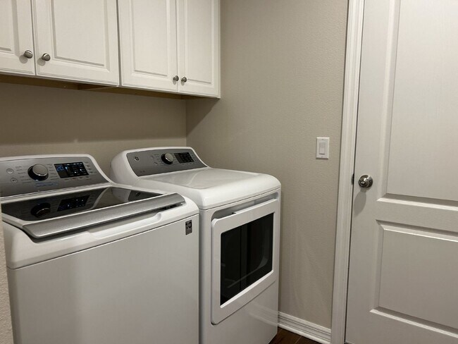 Building Photo - 12721 Sagewood Dr