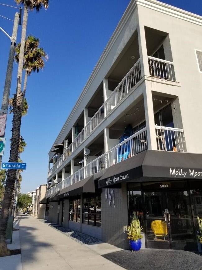 Building Photo - 5039 E Ocean Blvd