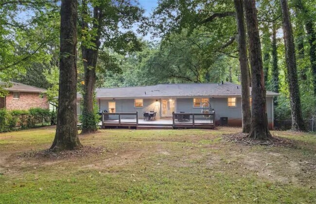 Building Photo - 2596 Dawn Dr