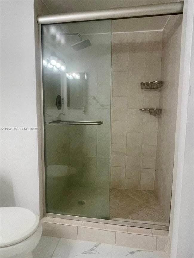 Building Photo - 403 Lakeview Dr