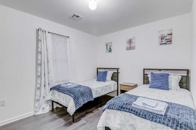 Building Photo - 34 Pamrapo Ave