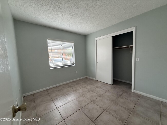 Building Photo - 176 San Juan Cir