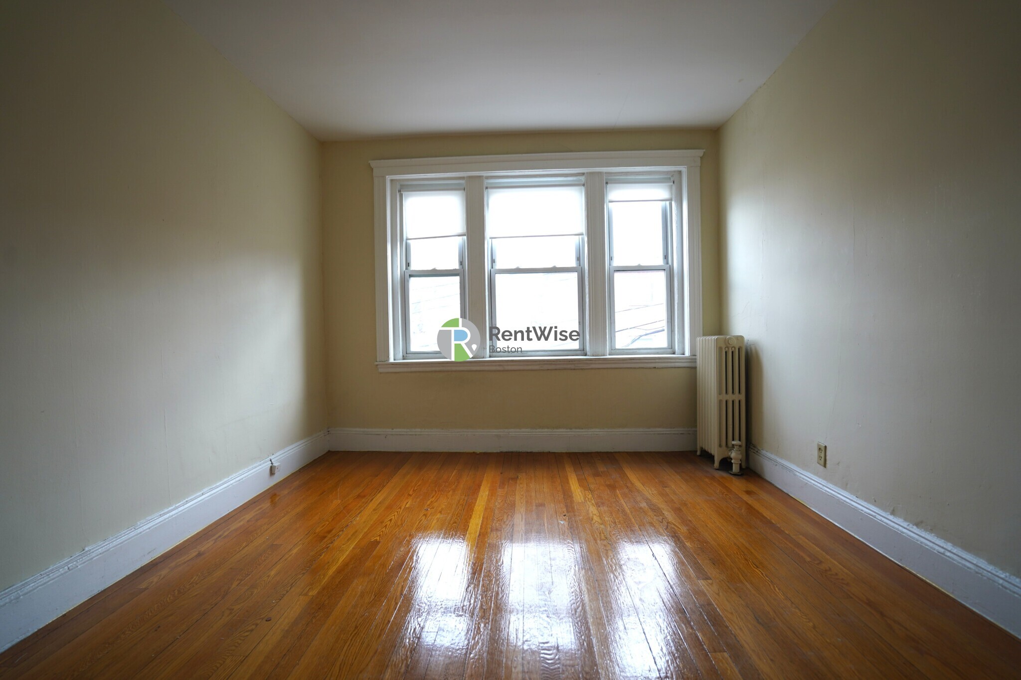 Building Photo - 51 Linden St