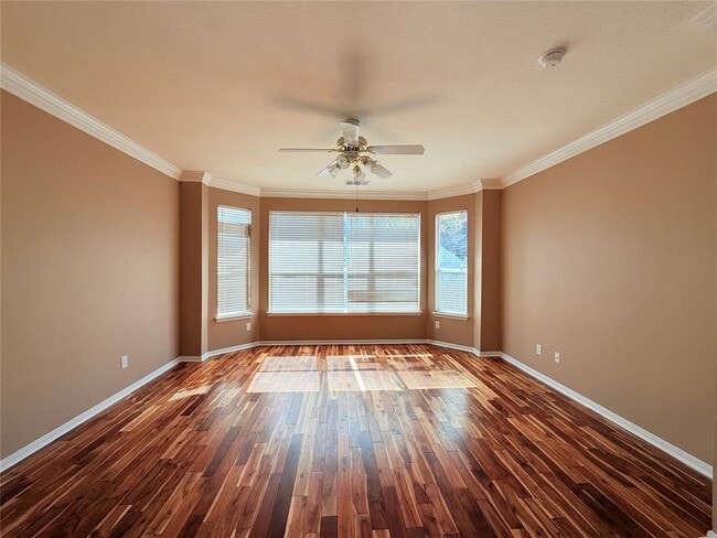 Building Photo - 3927 Blue Monster Cove