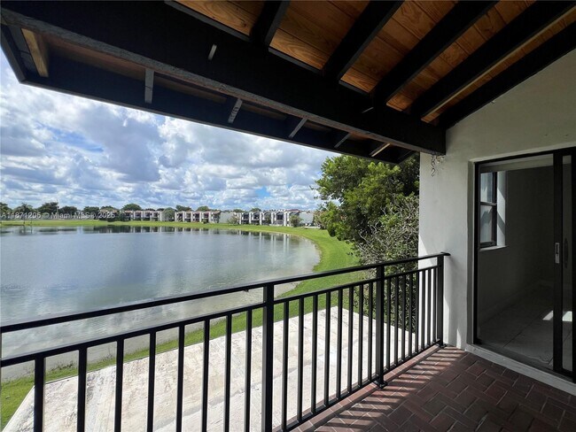 Building Photo - 480 W Park Dr