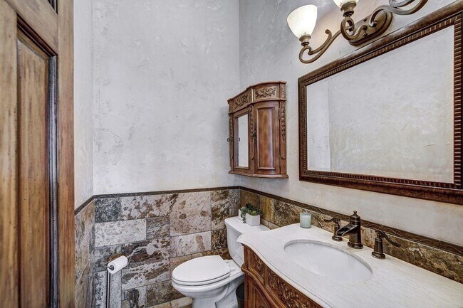 Building Photo - Home in Willowbrook for Rent