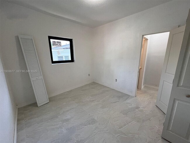 Building Photo - 2169 NW Flagler Terrace