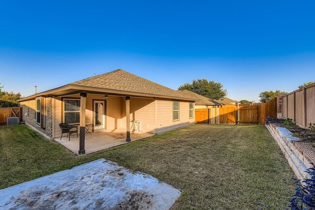 Building Photo - 1003 Sunny Meadows Loop