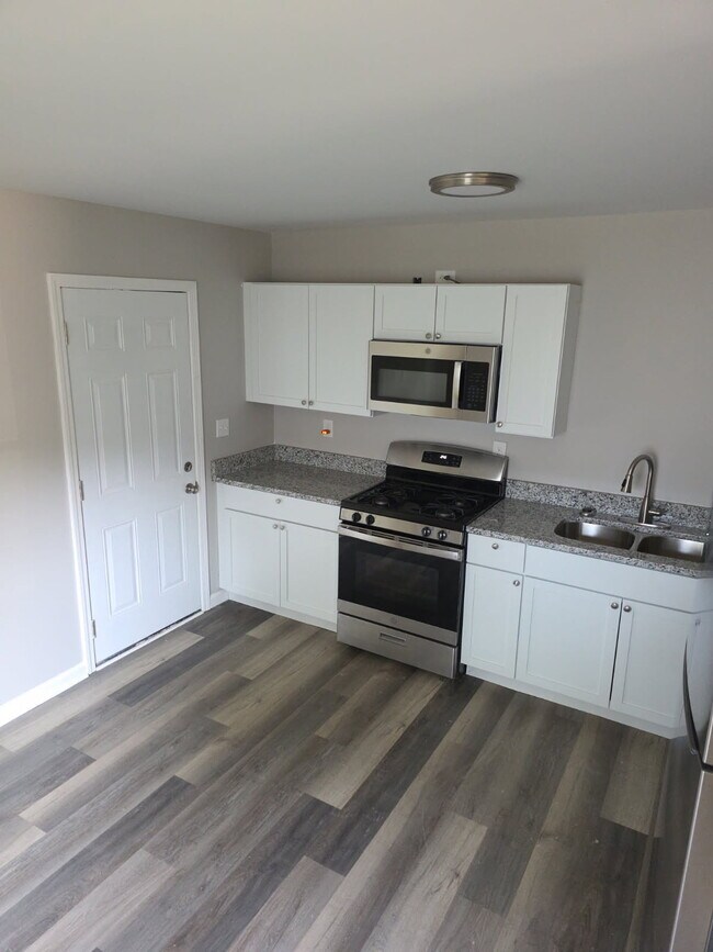 Building Photo - 5510 Halstead Ave