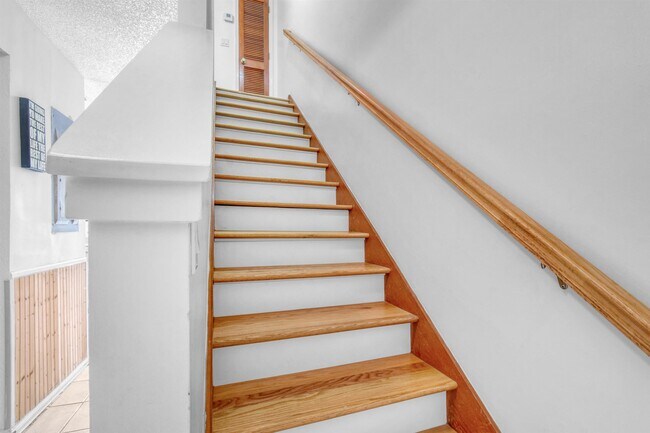 Building Photo - 343 Monika Pl