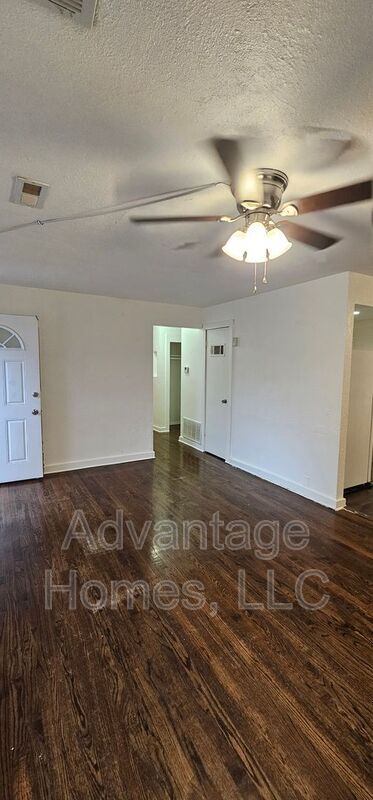 Building Photo - 11410 Palmer Ave