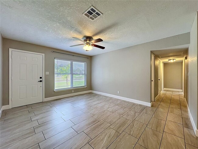 Building Photo - 3012 Rogan Rd