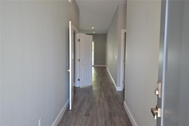 Building Photo - 281 Diogenes St