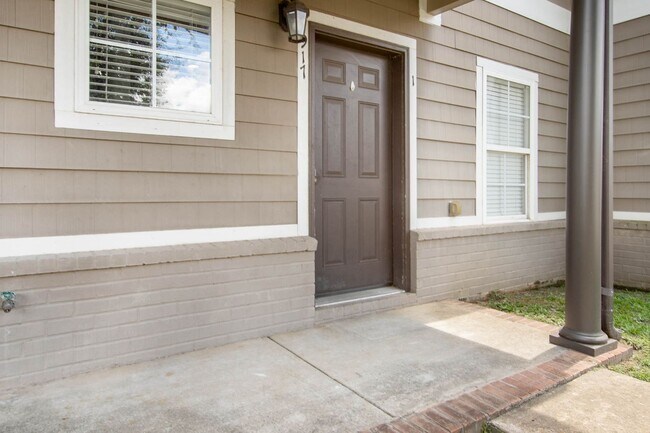 Building Photo - The Grove