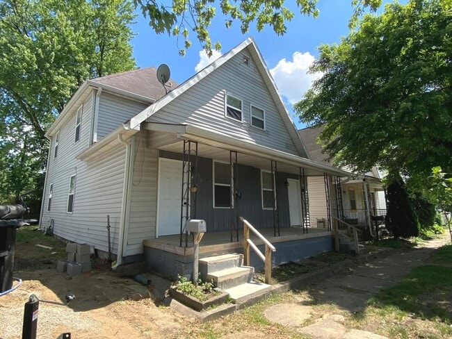 Building Photo - 653 Birch Ave