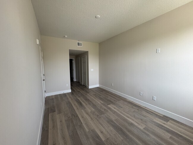 Building Photo - 4424 S Texas Ave
