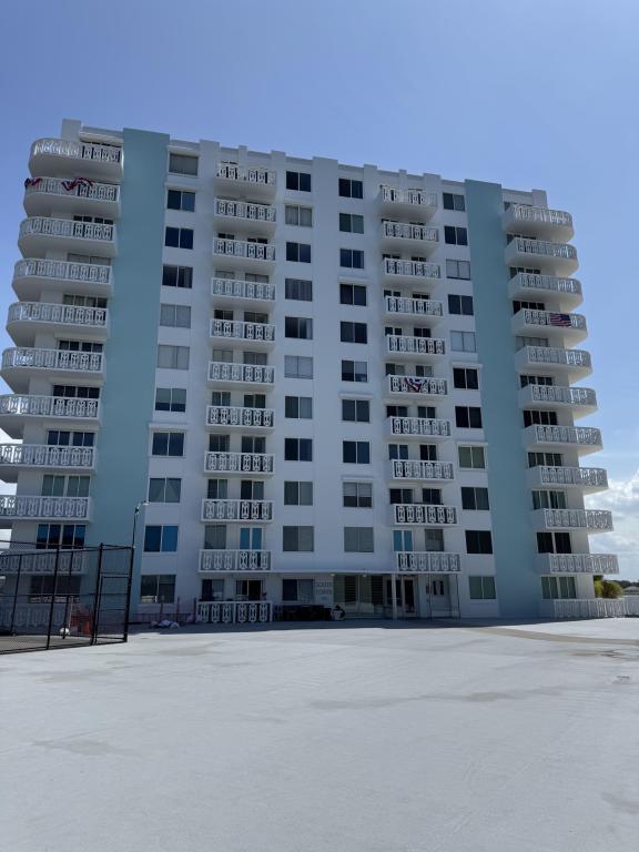 Building Photo - 925 N Halifax Ave