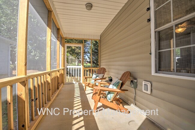 Building Photo - 302 Creeks End Cir