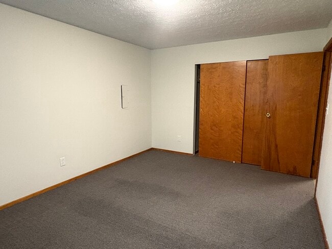 Building Photo - 1543 Hubbard Rd