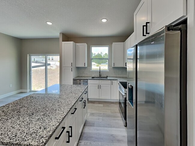Building Photo - 15278 SW 65 Av Rd