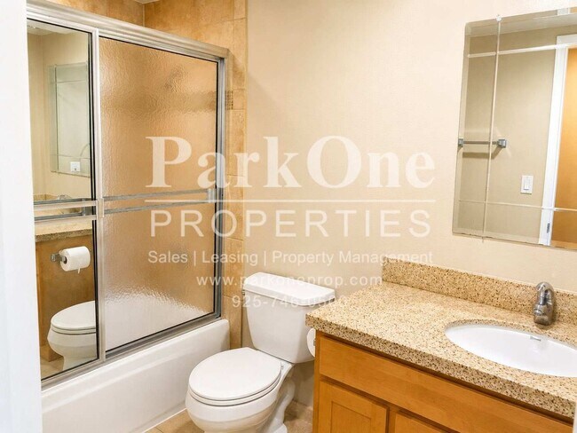 Building Photo - Nicely Updated Home Now Available in Pleasant Hill