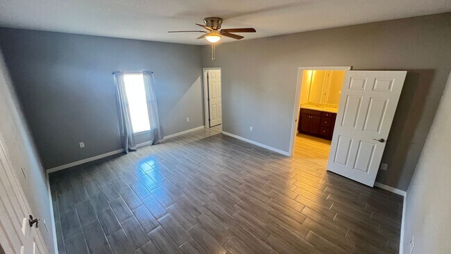 Building Photo - Gorgeous 3 Bedroom, 2 Bathroom Home in Palm Bay!!