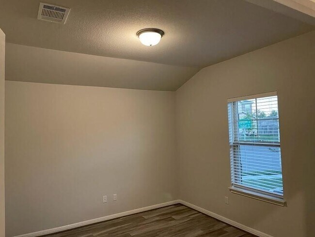 Building Photo - 1629 Dubiel Dr