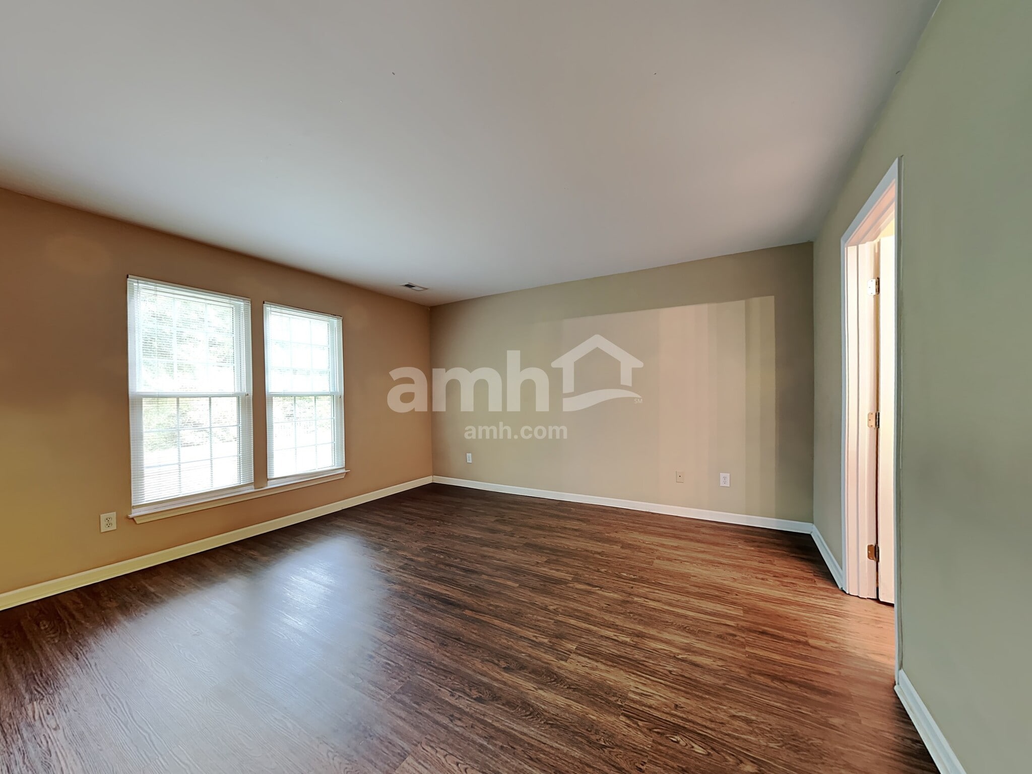 Building Photo - 127 Bathurst Ln