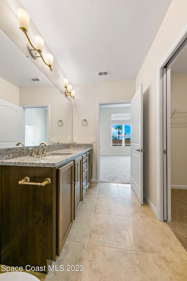 Building Photo - 59 Montecito Dr