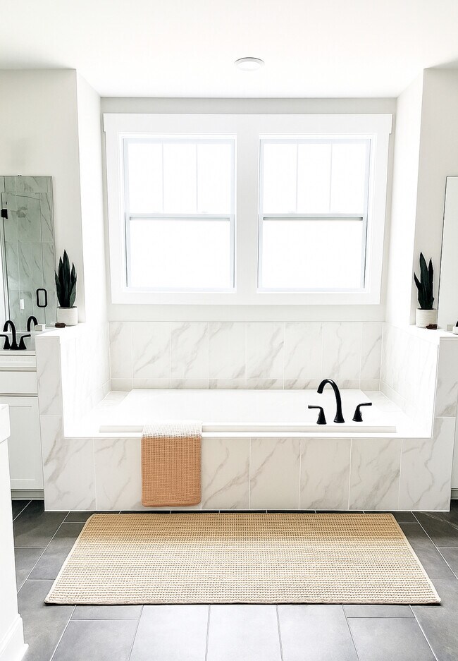 Building Photo - 109 Yona Dr