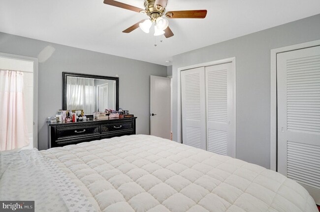 Building Photo - 6608 Spring Valley Dr