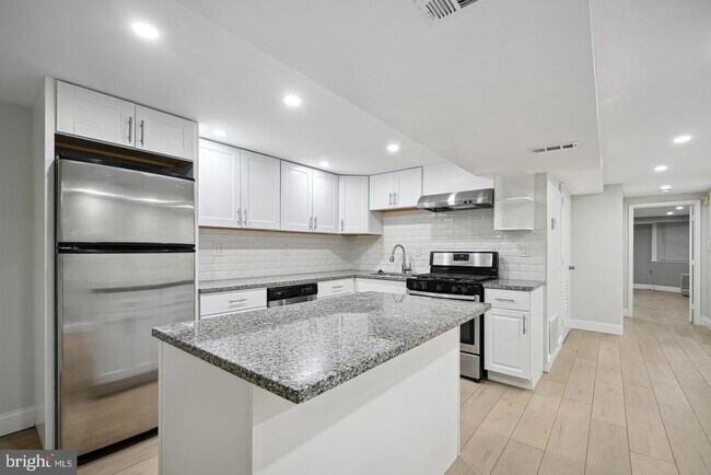 Building Photo - 3016 13th St NW