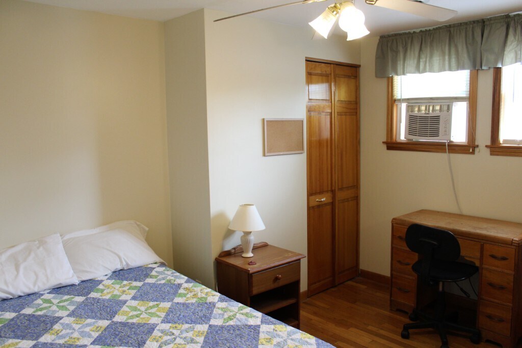 Bedroom 2 with full bed - 78 Elm St