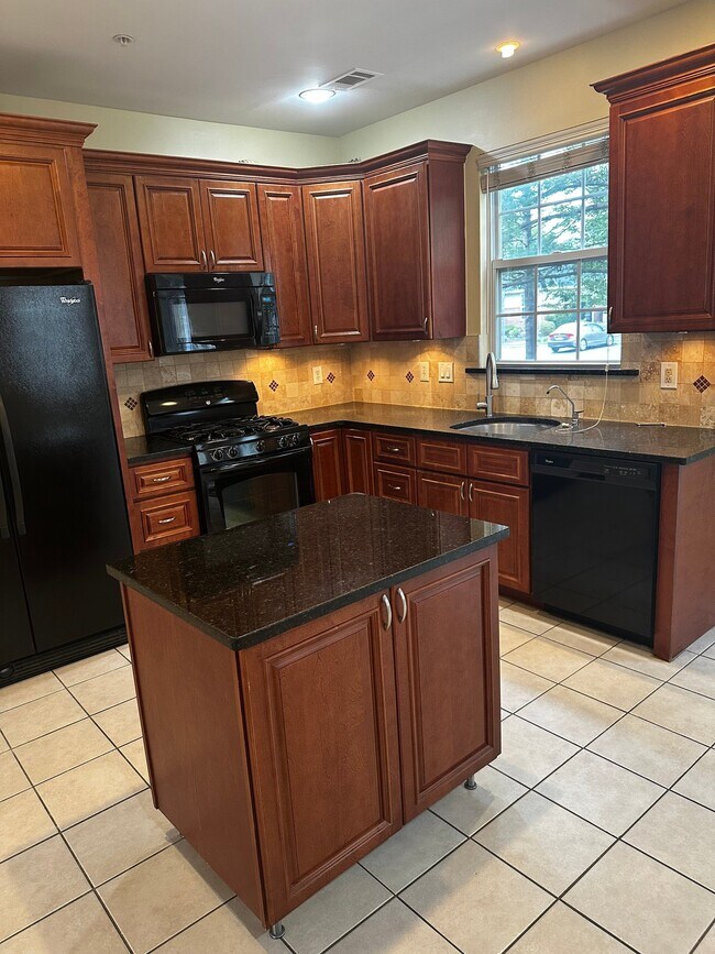 Building Photo - 1311 Blossom Cir
