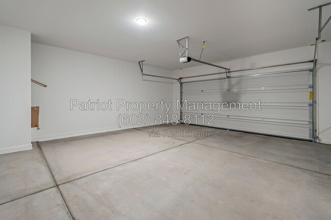 Building Photo - 18851 W Farmer Rd