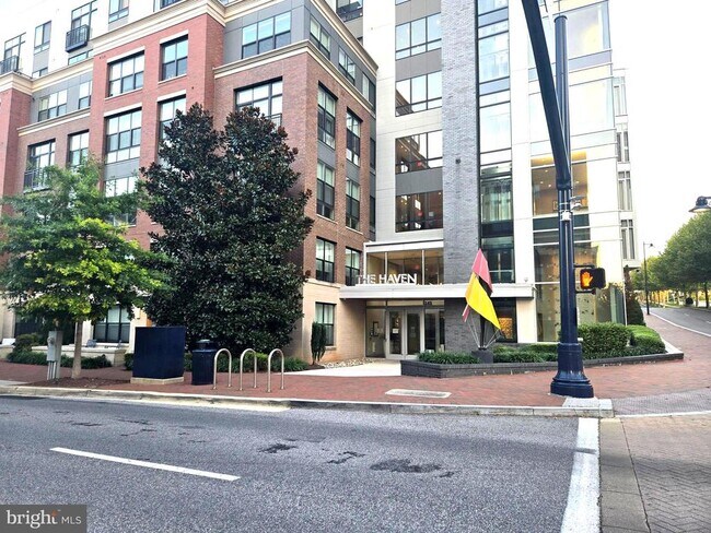 Building Photo - 145 Riverhaven Dr