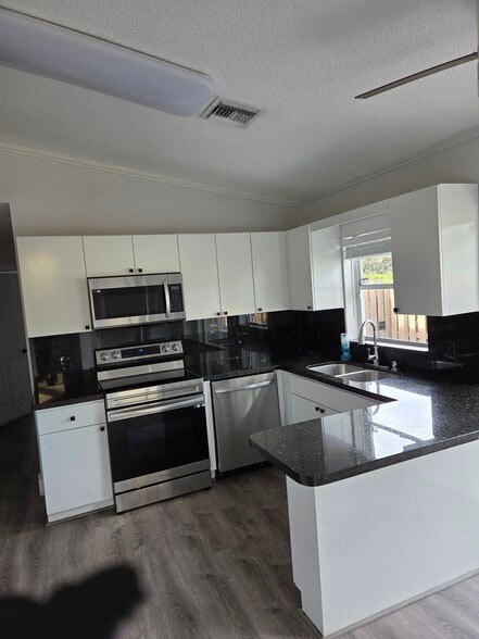 Building Photo - 8050 SW 157th Pl
