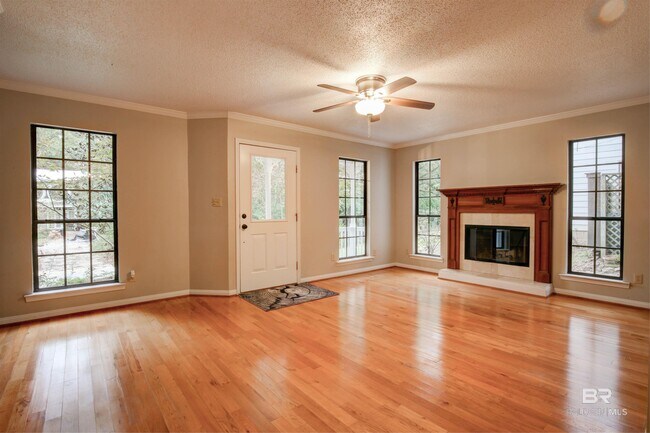 Building Photo - 509 Fels Ave