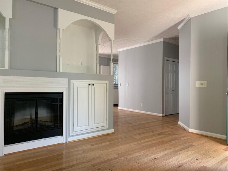 Building Photo - 320 Harmony Ct