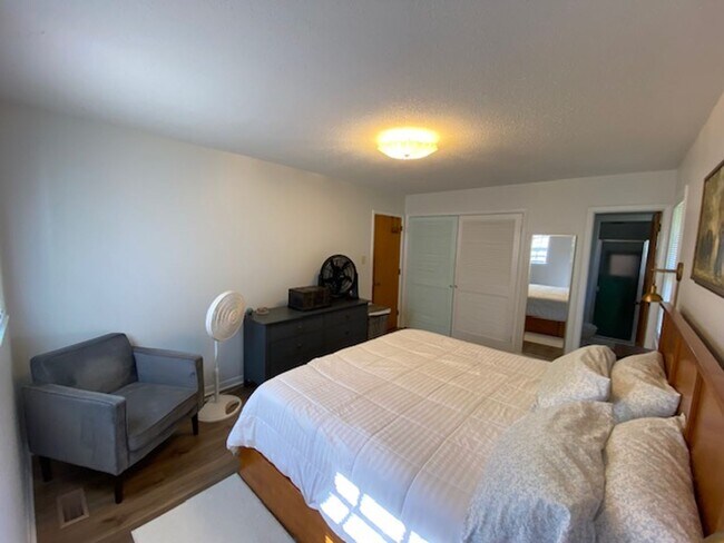 Building Photo - Cozy Sneads Ferry Rental -  UTILITIES, LAW...